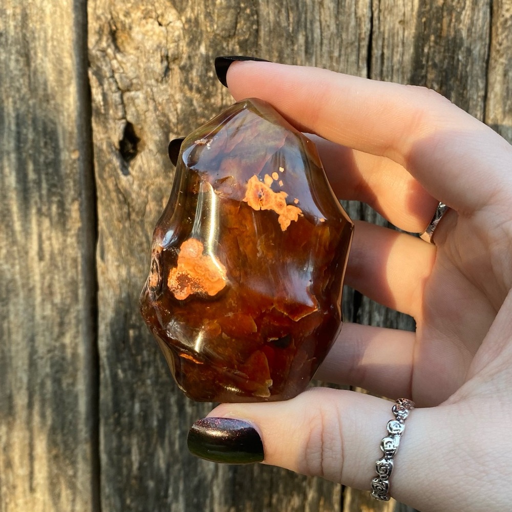 ☁️ dark carnelian crystal flame carving